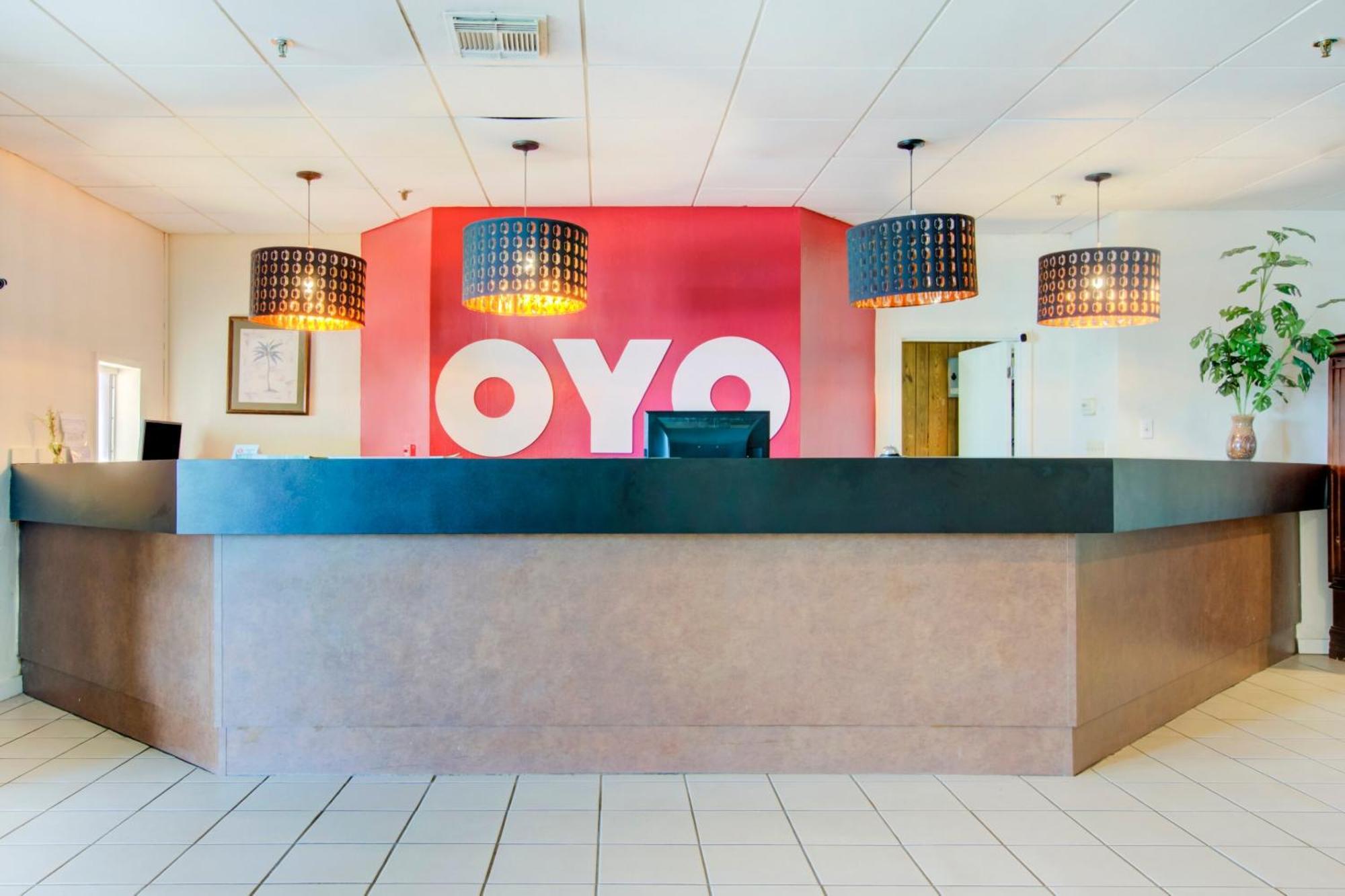Oyo Hotel Dundee By Crystal Lake Екстер'єр фото